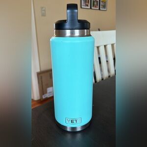 Yeti 32oz tumbler. Never used!